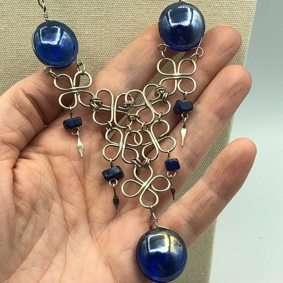 VINTAGE Silver Tone & Blue Floral Bib Necklace Retro Statement Pretty Festival - Picture 4 of 15